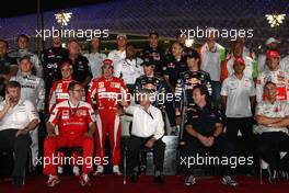 12.11.2010 Abu Dhabi, Abu Dhabi,  Bernie Ecclestone (GBR) with the drivers and team bosses - Formula 1 World Championship, Rd 19, Abu Dhabi Grand Prix, Friday