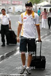 12.11.2010 Abu Dhabi, Abu Dhabi,  Robert Kubica (POL), Renault F1 Team - Formula 1 World Championship, Rd 19, Abu Dhabi Grand Prix, Friday