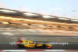 12.11.2010 Abu Dhabi, Abu Dhabi,  Vitaly Petrov (RUS), Renault F1 Team - Formula 1 World Championship, Rd 19, Abu Dhabi Grand Prix, Friday Practice