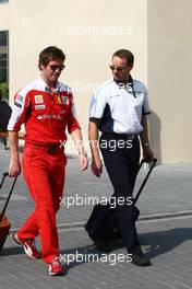 12.11.2010 Abu Dhabi, Abu Dhabi,  Rob Smedly, (GBR), Scuderia Ferrari, Chief Engineer of Felipe Massa (BRA) with Gerry Hughes of Cosworth - Formula 1 World Championship, Rd 19, Abu Dhabi Grand Prix, Friday