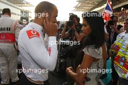 14.11.2010 Abu Dhabi, Abu Dhabi,  Lewis Hamilton (GBR), McLaren Mercedes with Nicole Scherzinger (USA), Singer in the Pussycat Dolls and girlfriend of Lewis Hamilton (GBR) - Formula 1 World Championship, Rd 19, Abu Dhabi Grand Prix, Sunday Pre-Race Grid