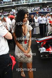 14.11.2010 Abu Dhabi, Abu Dhabi,  Nicole Scherzinger (USA), Singer in the Pussycat Dolls and girlfriend of Lewis Hamilton (GBR)  - Formula 1 World Championship, Rd 19, Abu Dhabi Grand Prix, Sunday Pre-Race Grid