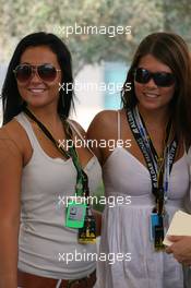14.11.2010 Abu Dhabi, Abu Dhabi,  girls - Formula 1 World Championship, Rd 19, Abu Dhabi Grand Prix, Sunday Grid Girl