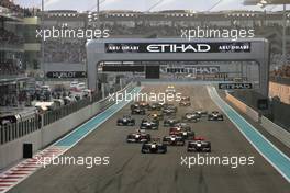 14.11.2010 Abu Dhabi, Abu Dhabi,  Start of the race, Sebastian Vettel (GER), Red Bull Racing - Formula 1 World Championship, Rd 19, Abu Dhabi Grand Prix, Sunday Race