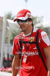 13.11.2010 Abu Dhabi, Abu Dhabi,  Fernando Alonso (ESP), Scuderia Ferrari - Formula 1 World Championship, Rd 19, Abu Dhabi Grand Prix, Saturday