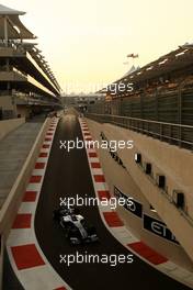 13.11.2010 Abu Dhabi, Abu Dhabi,  Rubens Barrichello (BRA), Williams F1 Team - Formula 1 World Championship, Rd 19, Abu Dhabi Grand Prix, Saturday Qualifying