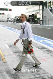 13.11.2010 Abu Dhabi, Abu Dhabi,  Luca di Montezemolo (ITA), Scuderia Ferrari, FIAT Chairman and President of Ferrari  - Formula 1 World Championship, Rd 19, Abu Dhabi Grand Prix, Saturday Practice