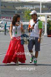 13.11.2010 Abu Dhabi, Abu Dhabi,  Vitantonio Liuzzi (ITA), Force India F1 test driver, with his girlfriend Francesca Caldarell (ITA),  - Formula 1 World Championship, Rd 19, Abu Dhabi Grand Prix, Saturday