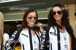 13.11.2010 Abu Dhabi, Abu Dhabi,  Girls in the pit lane - Formula 1 World Championship, Rd 19, Abu Dhabi Grand Prix, Saturday