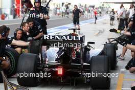 13.11.2010 Abu Dhabi, Abu Dhabi,  Sebastian Vettel (GER), Red Bull Racing - Formula 1 World Championship, Rd 19, Abu Dhabi Grand Prix, Saturday Practice