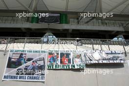 13.11.2010 Abu Dhabi, Abu Dhabi,  Fans of Michael Schumacher (GER), Mercedes GP  - Formula 1 World Championship, Rd 19, Abu Dhabi Grand Prix, Saturday