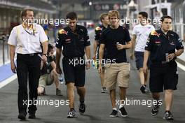 11.11.2010 Abu Dhabi, Abu Dhabi,  Sebastian Vettel (GER), Red Bull Racing, walks the circuit - Formula 1 World Championship, Rd 19, Abu Dhabi Grand Prix, Thursday