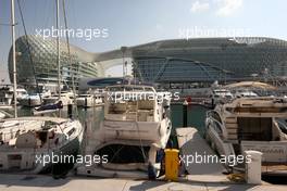 11.11.2010 Abu Dhabi, Abu Dhabi,  The YAS hotel, views of the paddock - Formula 1 World Championship, Rd 19, Abu Dhabi Grand Prix, Thursday