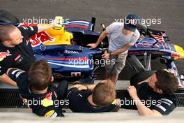 11.11.2010 Abu Dhabi, Abu Dhabi,  Mark Webber (AUS), Red Bull Racing  - Formula 1 World Championship, Rd 19, Abu Dhabi Grand Prix, Thursday