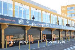 01.02.2010 Valencia, Spain,  An empty pitlane with closed garages - Formula 1 Testing, Valencia