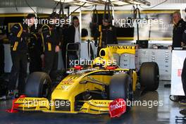 01.02.2010 Valencia, Spain,  Robert Kubica (POL), Renault F1 Team - Formula 1 Testing, Valencia