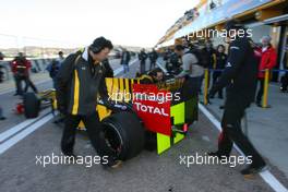 01.02.2010 Valencia, Spain,  Robert Kubica (POL), Renault F1 Team  - Formula 1 Testing, Valencia