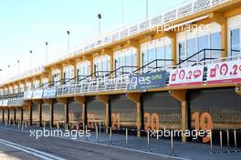 01.02.2010 Valencia, Spain,  An empty pitlane with closed garages - Formula 1 Testing, Valencia