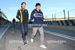 01.02.2010 Valencia, Spain,  Ho-Pin Tung (CHN), Test Driver, Renault F1 Team and Kamui Kobayashi (JAP), BMW Sauber F1 Team  - Formula 1 Testing, Valencia