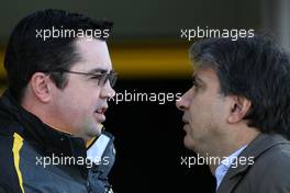 02.02.2010 Valencia, Spain,  Eric Boullier, Team Principal, Renault F1 Team and Pasquale Lattuneddu (ITA), FOM, Formula One Management - Formula 1 Testing, Valencia