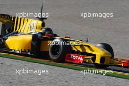 02.02.2010 Valencia, Spain,  Robert Kubica (POL), Renault F1 Team, R30 - Formula 1 Testing, Valencia