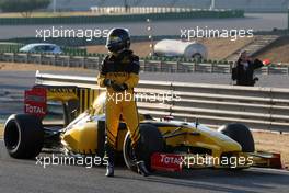 02.02.2010 Valencia, Spain,  Robert Kubica (POL), Renault F1 Team, R30, stops on circuit - Formula 1 Testing, Valencia