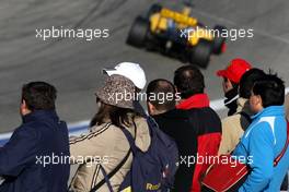 02.02.2010 Valencia, Spain,  Fans watch Robert Kubica (POL), Renault F1 Team, R30 - Formula 1 Testing, Valencia