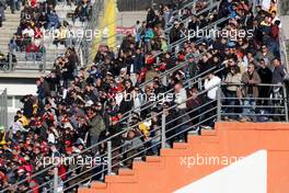 02.02.2010 Valencia, Spain,  Fans watch the action - Formula 1 Testing, Valencia