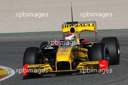 03.02.2010 Valencia, Spain,  Vitaly Petrov (RUS), Renault F1 Team, R30 - Formula 1 Testing, Valencia