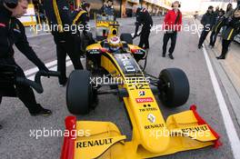 03.02.2010 Valencia, Spain,  Vitaly Petrov (RUS), Renault F1 Team  - Formula 1 Testing, Valencia