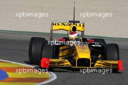 03.02.2010 Valencia, Spain,  Vitaly Petrov (RUS), Renault F1 Team, R30 - Formula 1 Testing, Valencia