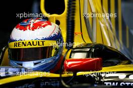 03.02.2010 Valencia, Spain,  Vitaly Petrov (RUS), Renault F1 Team  - Formula 1 Testing, Valencia