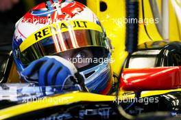 03.02.2010 Valencia, Spain,  Vitaly Petrov (RUS), Renault F1 Team  - Formula 1 Testing, Valencia