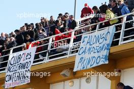 03.02.2010 Valencia, Spain,  Fans with banners - Formula 1 Testing, Valencia