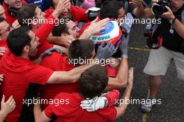 06.06.2010 Zandvoort, The Netherlands,  The team and engineers congratulate Valtteri Bottas (FIN), ART Grand Prix, Dallara Mercedes - Masters of Formula 3 at Circuit Park Zandvoort, The Netherlands