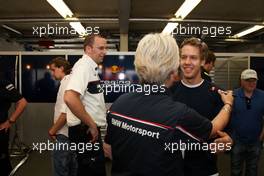 06.06.2010 Zandvoort, The Nederlands,  BMW invited students of the Formula Student Championship to have a look in the Red Bull F1 garage and to have a meet and greet with Sebastian Vettel - Formula BMW Europe 2010, Rd 03 & 04, Zandvoort, Sunday