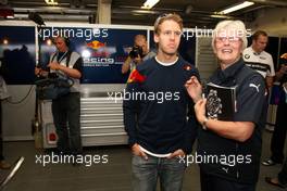 06.06.2010 Zandvoort, The Nederlands,  BMW invited students of the Formula Student Championship to have a look in the Red Bull F1 garage and to have a meet and greet with Sebastian Vettel - Formula BMW Europe 2010, Rd 03 & 04, Zandvoort, Sunday