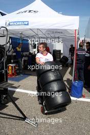 05.06.2010 Zandvoort, The Nederlands,  Meachanic of Mücke Motorsport collecting tyres at Michelin- Formula BMW Europe 2010, Rd 03 & 04, Zandvoort, Qualifying