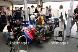 06.06.2010 Zandvoort, The Nederlands,  BMW invited students of the Formula Student Championship to have a look in the Red Bull F1 garage and to have a meet and greet with Sebastian Vettel - Formula BMW Europe 2010, Rd 03 & 04, Zandvoort, Sunday