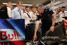 06.06.2010 Zandvoort, The Nederlands,  BMW invited students of the Formula Student Championship to have a look in the Red Bull F1 garage and to have a meet and greet with Sebastian Vettel - Formula BMW Europe 2010, Rd 03 & 04, Zandvoort, Sunday