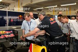 06.06.2010 Zandvoort, The Nederlands,  BMW invited students of the Formula Student Championship to have a look in the Red Bull F1 garage and to have a meet and greet with Sebastian Vettel - Formula BMW Europe 2010, Rd 03 & 04, Zandvoort, Sunday