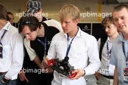 06.06.2010 Zandvoort, The Nederlands,  BMW invited students of the Formula Student Championship to have a look in the Red Bull F1 garage and to have a meet and greet with Sebastian Vettel - Formula BMW Europe 2010, Rd 03 & 04, Zandvoort, Sunday