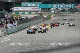 04.04.2010 Sepang, Malaysia  Start of the race - Formula BMW Pacific 2010, Race 2, Rd 1, Malaysia