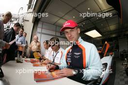 04-11.06.2010 Le Mans, France, Autograph Session,  #007 Aston Martin Racing Lola Aston Martin: Stefan Muecke - 24 Hour of Le Mans 2010