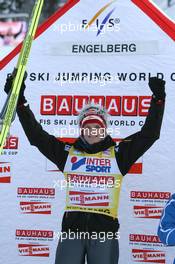 18.12.2010, Engelberg, Switzerland (SUI): Thomas Morgenstern (AUT), Fischer - FIS world cup ski jumping, individual HS137, Engelberg (SUI). www.xpb.cc. © Manzoni/xpb.cc. Every downloaded picture is fee-liable.
