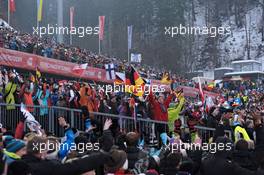29.12.2010, Oberstdorf, Germany (GER): spectators in Oberstdorf - FIS world cup ski jumping, four hills tournament, individual HS137, Oberstdorf (GER). www.xpb.cc. Â© Felgenhauer/xpb.cc. Every downloaded picture is fee-liable.
