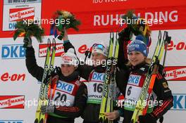 15.01.2011, Ruhpolding, Germany (GER): L-R: Andrea Henkel (GER), Fischer, Rottefella, Exel, adidas, Toko, Tora Berger (NOR), Fischer, Rottefella, Odlo, Magdalena Neuner (GER), Fischer, Rottefella, Exel, adidas - IBU world cup biathlon, sprint women, Ruhpolding (GER). www.xpb.cc. © Manzoni/xpb.cc. Every downloaded picture is fee-liable.