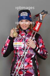 18.03.2011, Khanty-Mansiysk, Russia (RUS): Anais Bescond (FRA), Madshus, Rottefella, Swix, OneWay - IBU world championships biathlon, medals, Khanty-Mansiysk (RUS). www.xpb.cc. © Manzoni/xpb.cc. Every downloaded picture is fee-liable.
