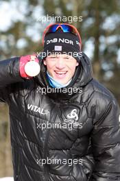 03.03.2011, Khanty-Mansiysk, Russia (RUS): Tarjei Boe (NOR), Fischer, Rottefella, Swix, ODLO - IBU world championships biathlon, medals, Khanty-Mansiysk (RUS). www.xpb.cc. © Manzoni/xpb.cc. Every downloaded picture is fee-liable.