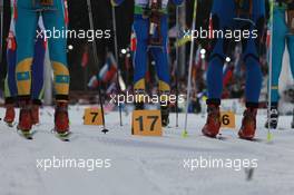 11.03.2011, Khanty-Mansiysk, Russia (RUS): Biathlon Feature: Athletes prepare for start - IBU world championships biathlon, relay men, Khanty-Mansiysk (RUS). www.xpb.cc. © Manzoni/xpb.cc. Every downloaded picture is fee-liable.